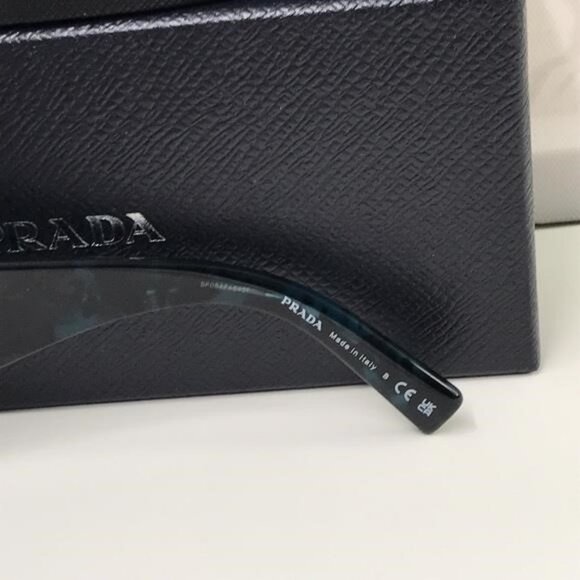 New Authentic Prada Red Tortoise Shell Sunglasses - Picture 4 of 15